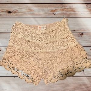 L’atiste by Amy Crochet Shorts